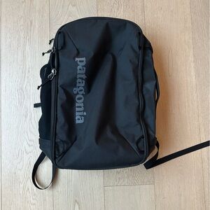 Patagonia Black Mini MLC 30L
